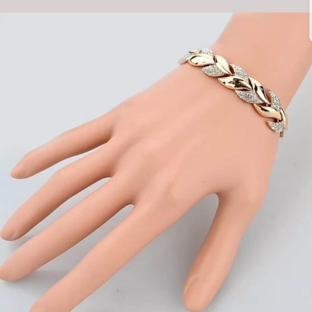 WOMEN CRYSTAL RHINESTONE GOLD TENNIS Bracelet - Picture 3 of 5